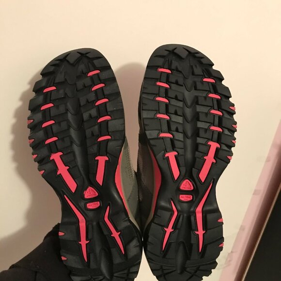 Nike Womens Trail Running Shoe Light Grey Hiking ACG All Trac 6.5 NEW OLD STOCK - Picture 3 of 11